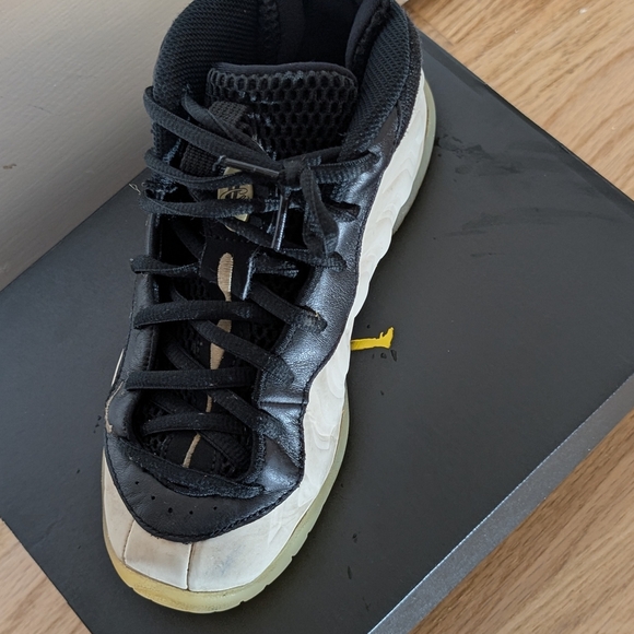 Black and Cream Sneakers - Picture 2 of 3